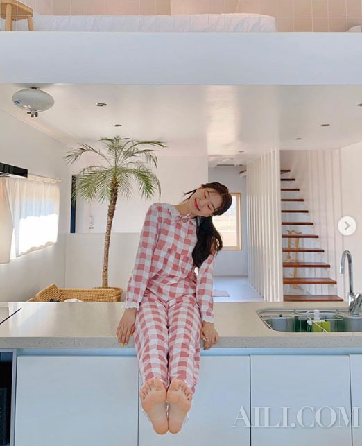 起床后头发全乱了还油,起床后头发混乱