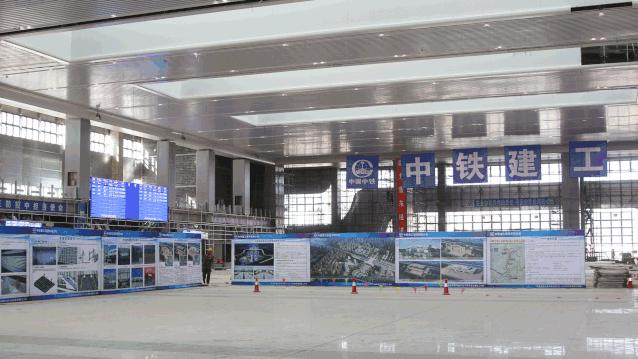 紧锣密鼓的施工现场,热火朝天的装修施工进行中