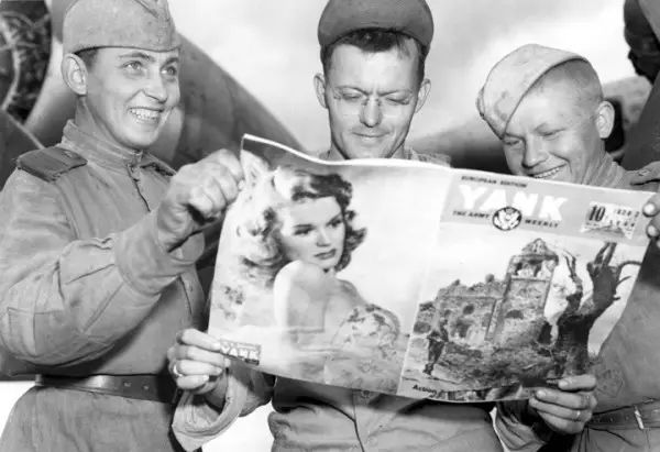 靠越战声名鹊起的色情杂志：花花公子杂志为什么对美军如此重要？