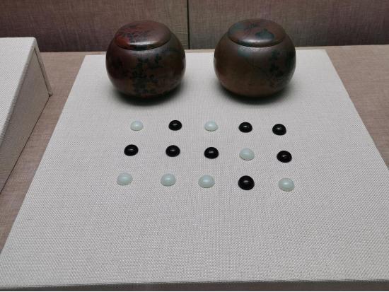 在草原上感受一下骑马的快乐,在草原奔跑是一种享受