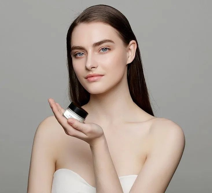 眼霜中的爱马仕！清爽不长脂肪粒，去黑眼圈效果秒2000元腊梅，亲测有效