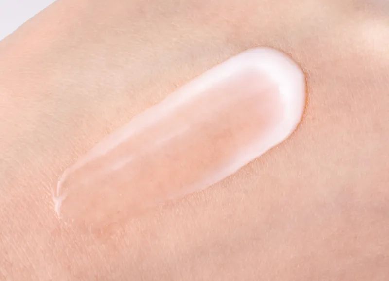 眼霜中的爱马仕！清爽不长脂肪粒，去黑眼圈效果秒2000元腊梅，亲测有效