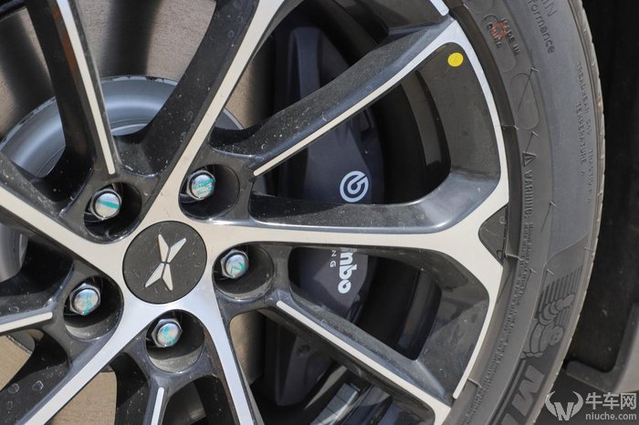 小鹏p7续航700km电动汽车真实续航,小鹏p7后驱版动力够不够用