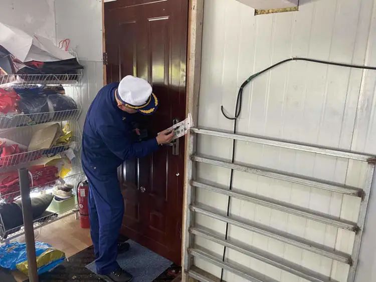 外卖小哥身陷火海,43岁外卖员死亡原因