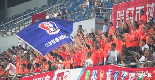 独擎一省职业足球大旗9年，他还是那句：有多大的脚，穿多大的鞋