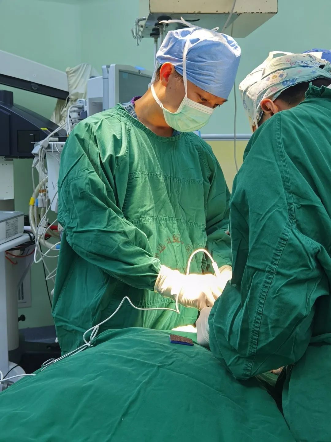 女子舌头肿大是什么原因,女性舌头麻木是癌症征兆