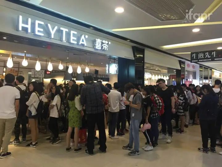 喜茶奈雪的茶再次大幅降价,奈雪的茶和喜茶星巴克