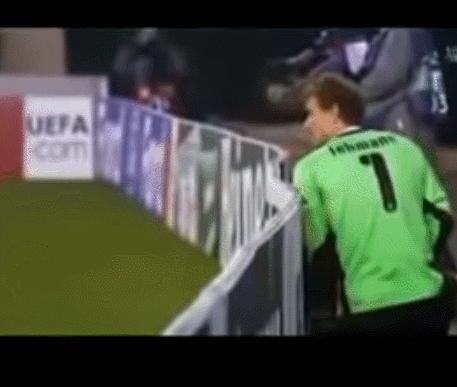 裤子突然裂开怎么办,裤子突然裂开的搞笑视频