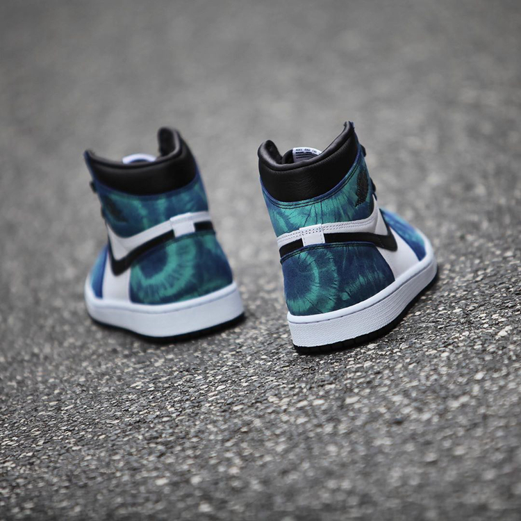 airjordanonemid扎染女款,正品airjordan黑白粉扎染多少钱