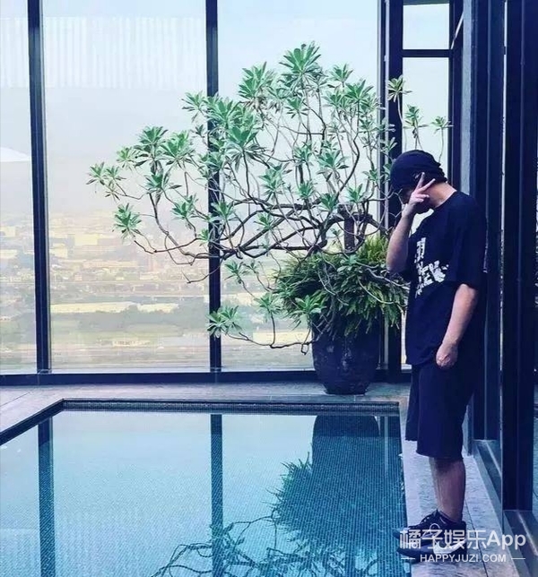 网红鼻祖晚晚和舒淇同框比美赢了？妆容穿搭都有谨慎机，来抄作业