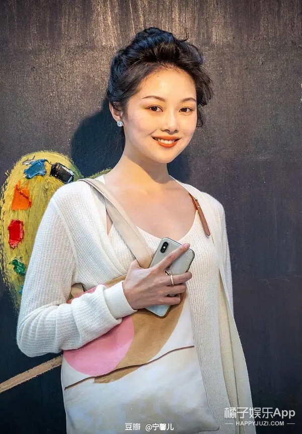 网红鼻祖晚晚和舒淇同框比美赢了？妆容穿搭都有谨慎机，来抄作业