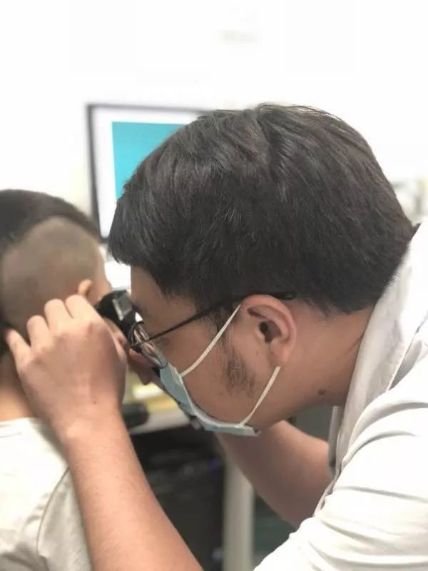 棉签抠耳朵导致癫痫,用棉签掏耳朵不谨慎被撞了一下