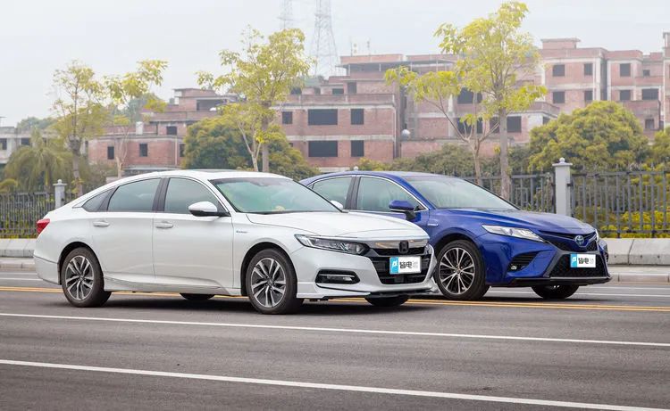 灵魂拷问：补贴6万，他真会把雅阁换成凯美瑞吗？