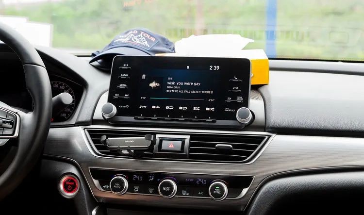 灵魂拷问：补贴6万，他真会把雅阁换成凯美瑞吗？