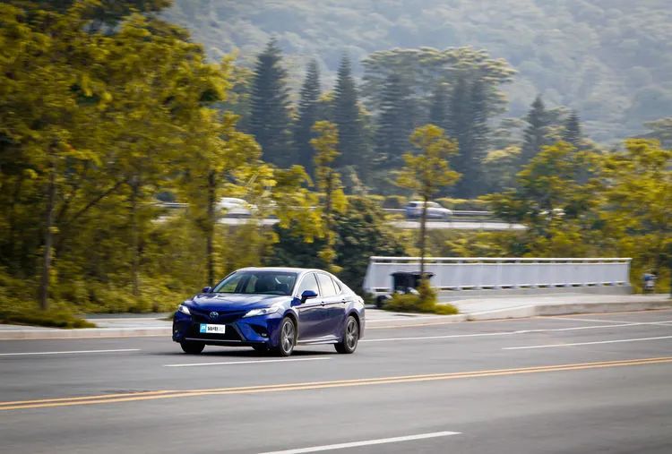 灵魂拷问：补贴6万，他真会把雅阁换成凯美瑞吗？