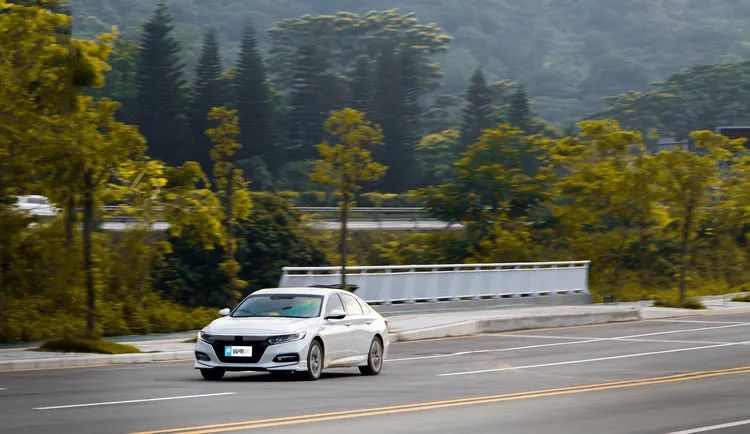 灵魂拷问：补贴6万，他真会把雅阁换成凯美瑞吗？