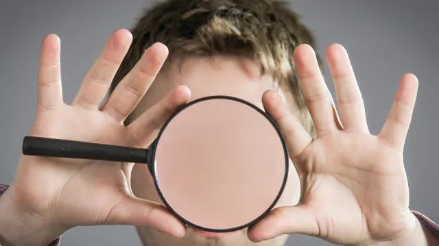 脸上长小肉揪揪用什么能抹下去,脸上长了能挤出来白色的东西