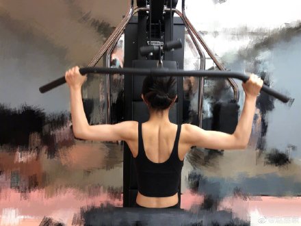 赵丽颖素颜发福,赵丽颖短发近照状态