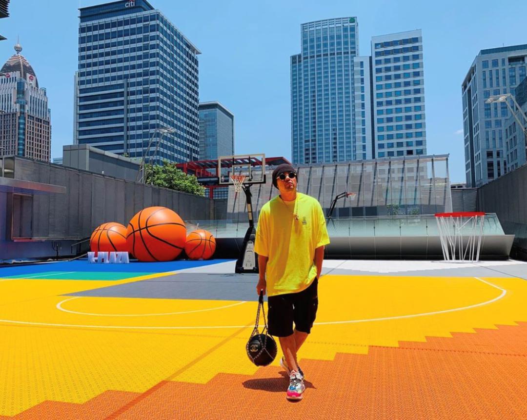 看完这篇，你会发现Kylie三万块的CHANEL网球拍根本不算什么……