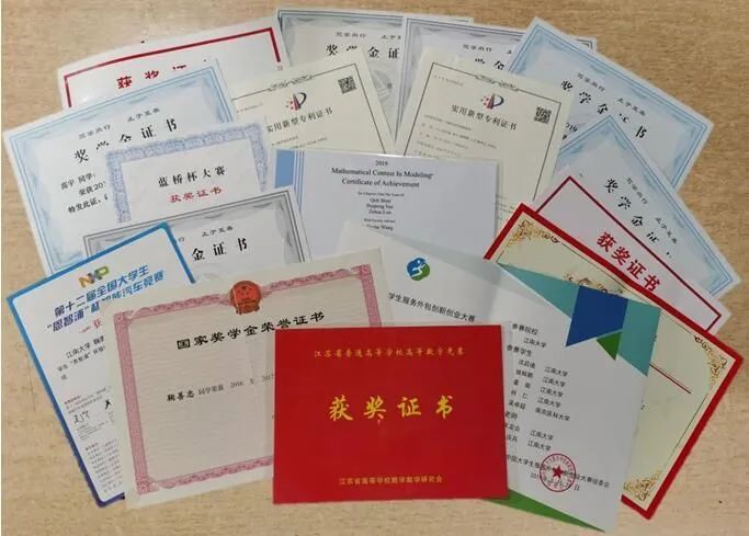 又见学霸,学霸宿舍6人全部上清华北大