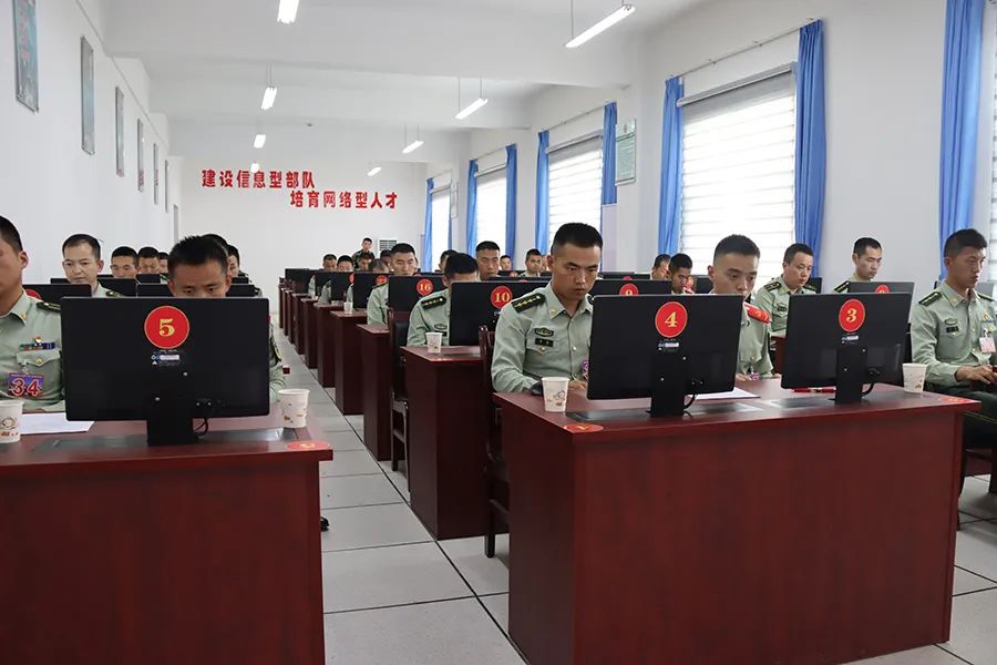 三尺讲台起“硝烟”，“四会”比武战犹酣