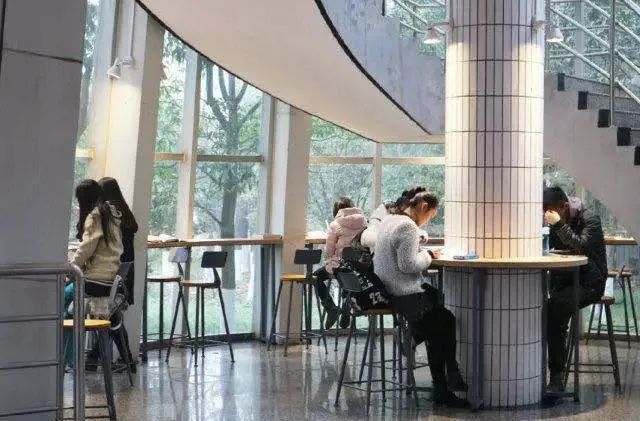 成都大学是什么级别的大学,成都大学和四川轻化工大学