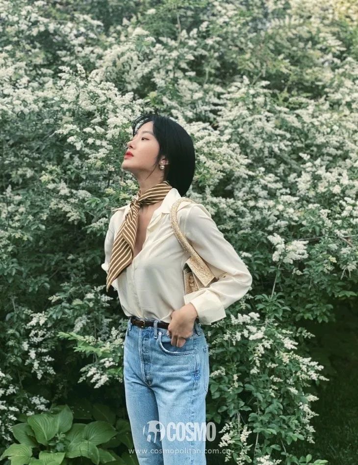 杨采钰度假拎的独家小众包，我可以