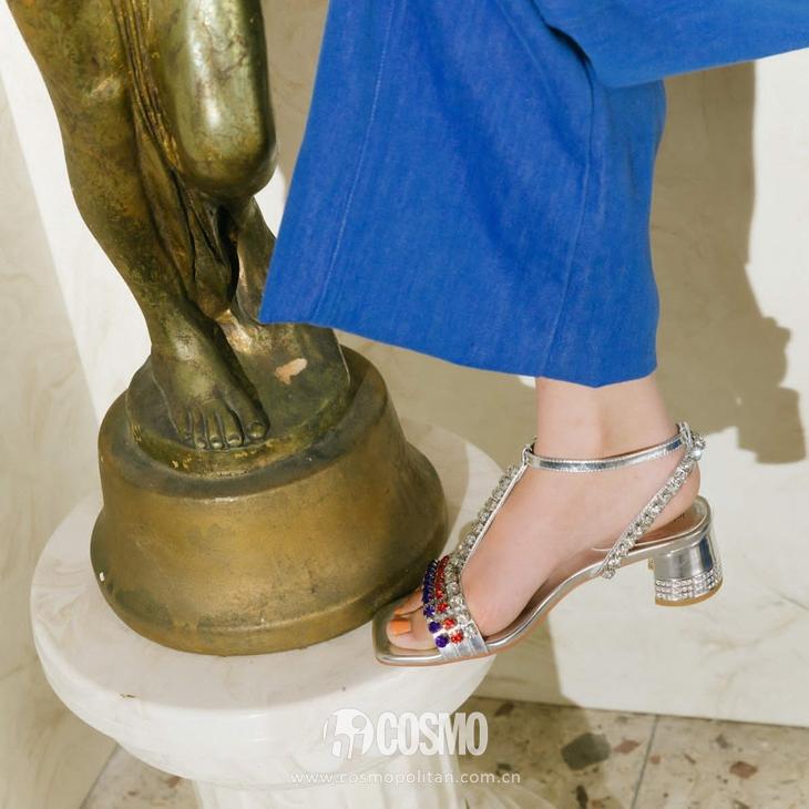 杨采钰度假拎的独家小众包，我可以