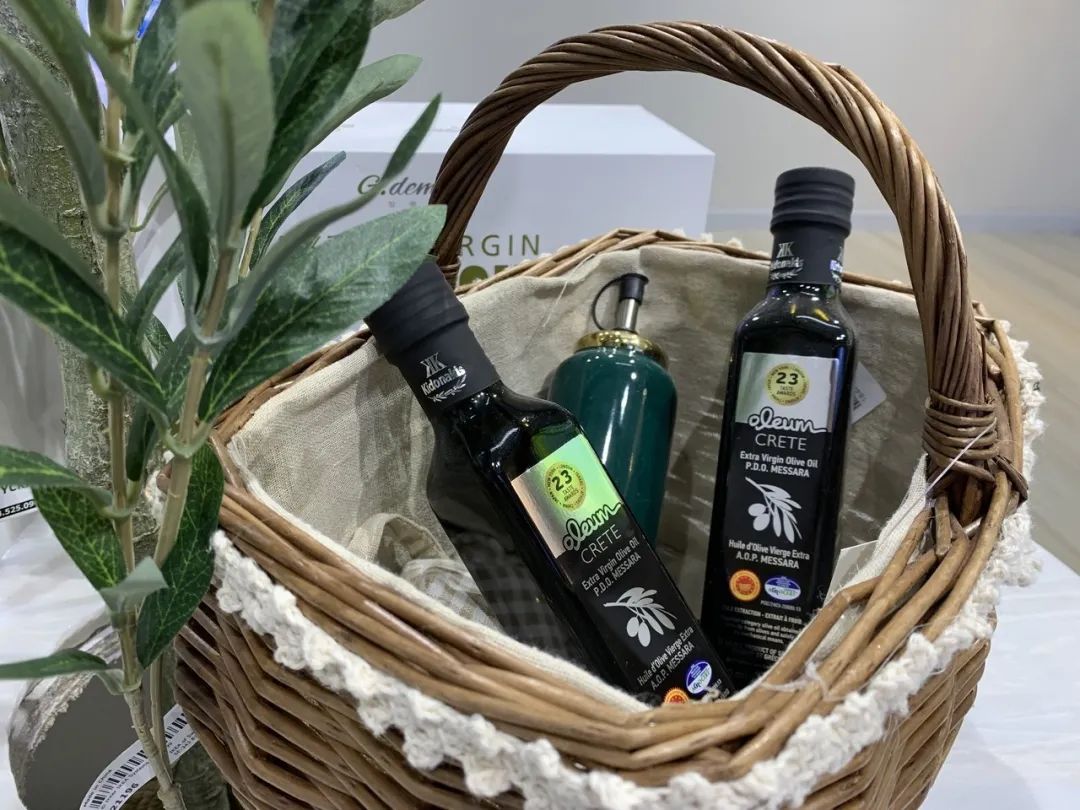 这个周末，快去青白江亚蓉欧商品馆“淘相因”！