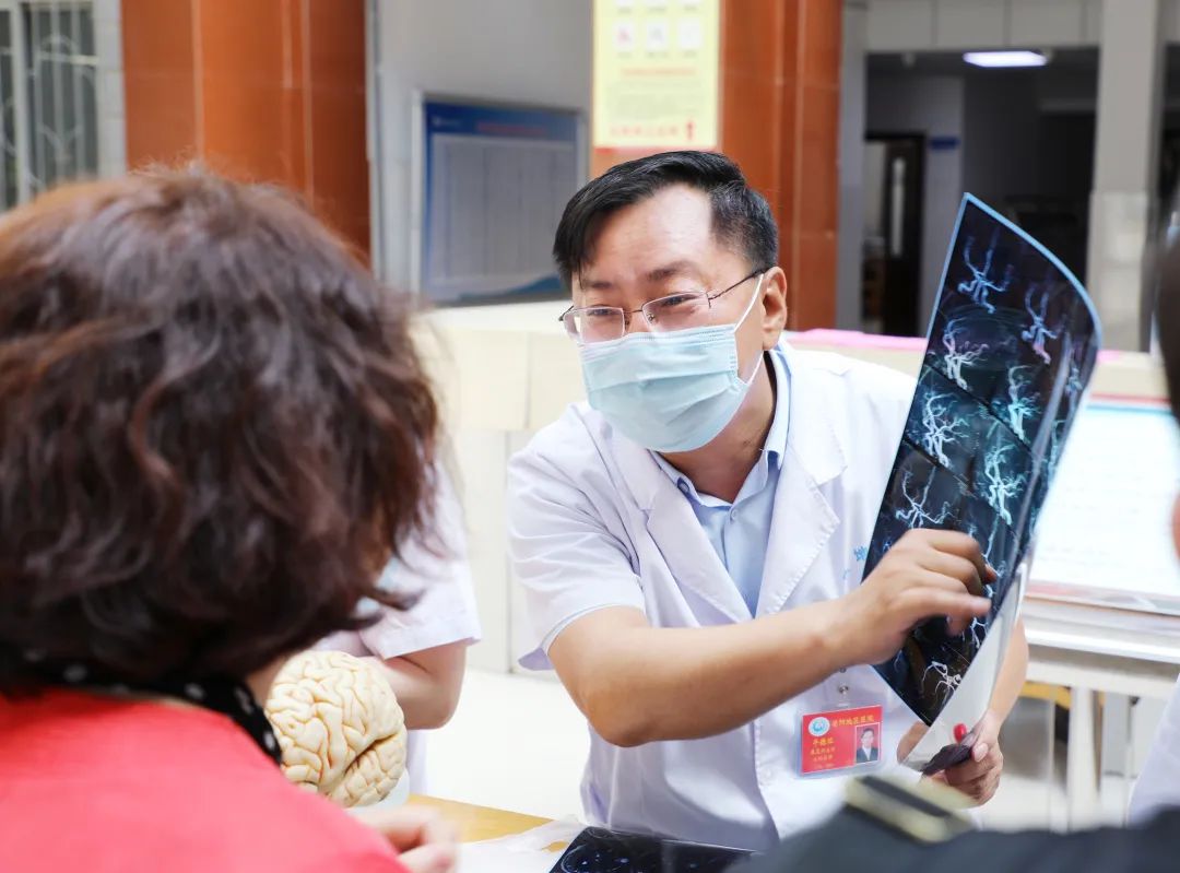 地区医院“摆摊首秀”来一波
