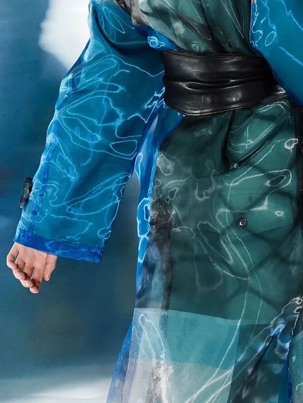 周雨彤祛痘神器,周雨彤的泪沟神器