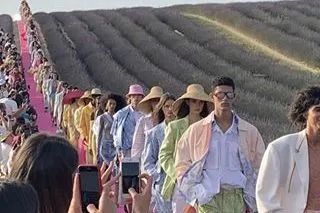周雨彤祛痘神器,周雨彤的泪沟神器