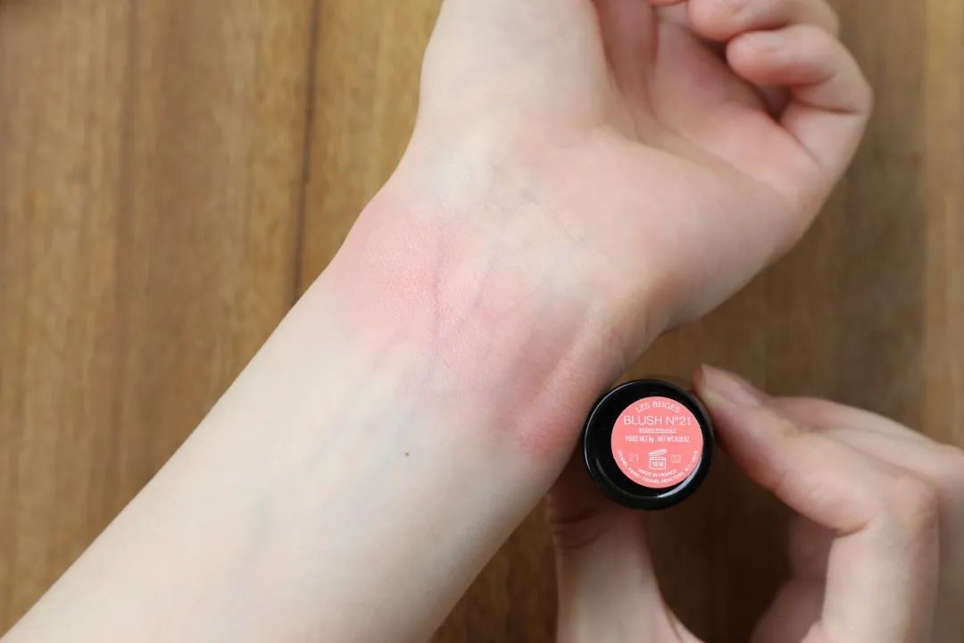 周雨彤祛痘神器,周雨彤的泪沟神器