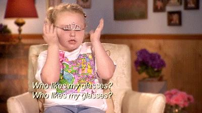 这款让明星们爱不释手的包袋，新的联名对象——是你