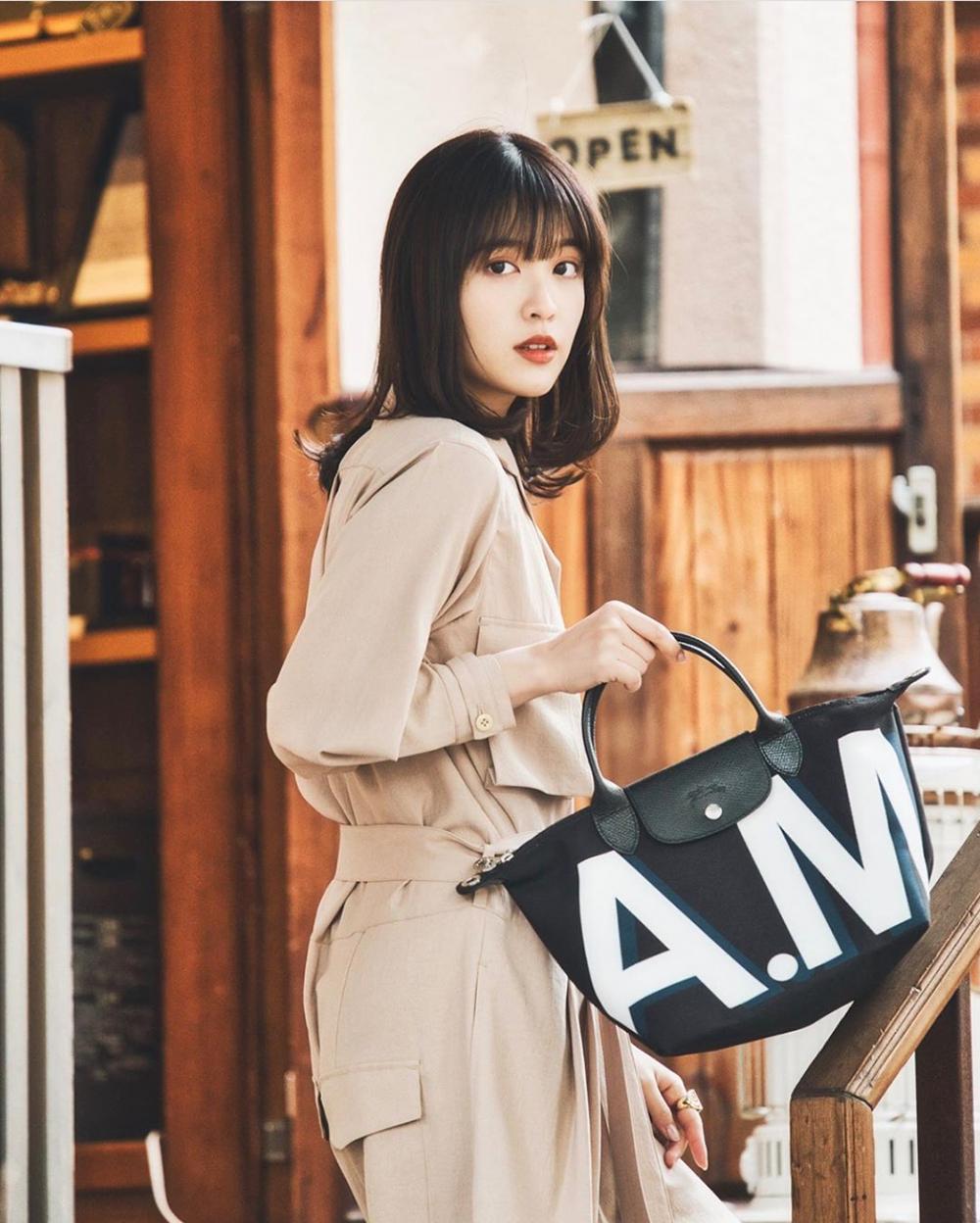 这款让明星们爱不释手的包袋，新的联名对象——是你