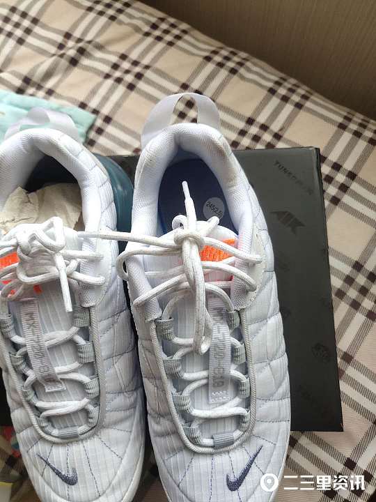 西安小伙买到假耐克鞋,去实体店买耐克鞋怀疑是假的