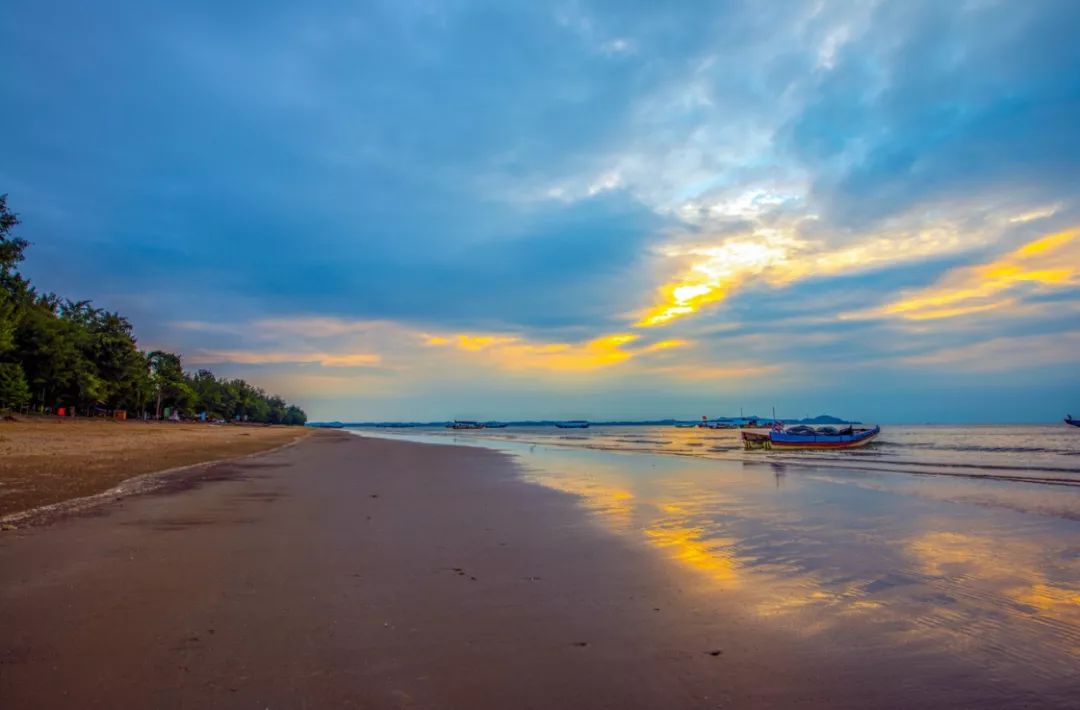 航拍防城港城市视频,航拍防城港市全景美景