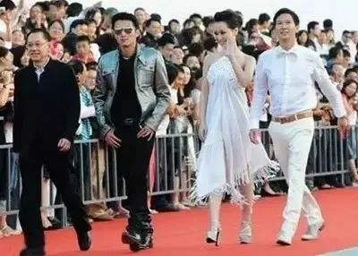 是时候来科普一波这个被传背景强大的女子组合了