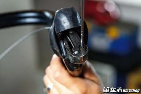 什么时候换刹车线,全刹变速线和刹车线多久一换