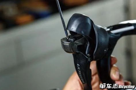 什么时候换刹车线,全刹变速线和刹车线多久一换