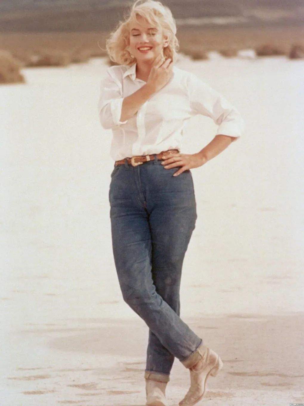 穿裤子的女人逛街,第一个穿裤子的女性