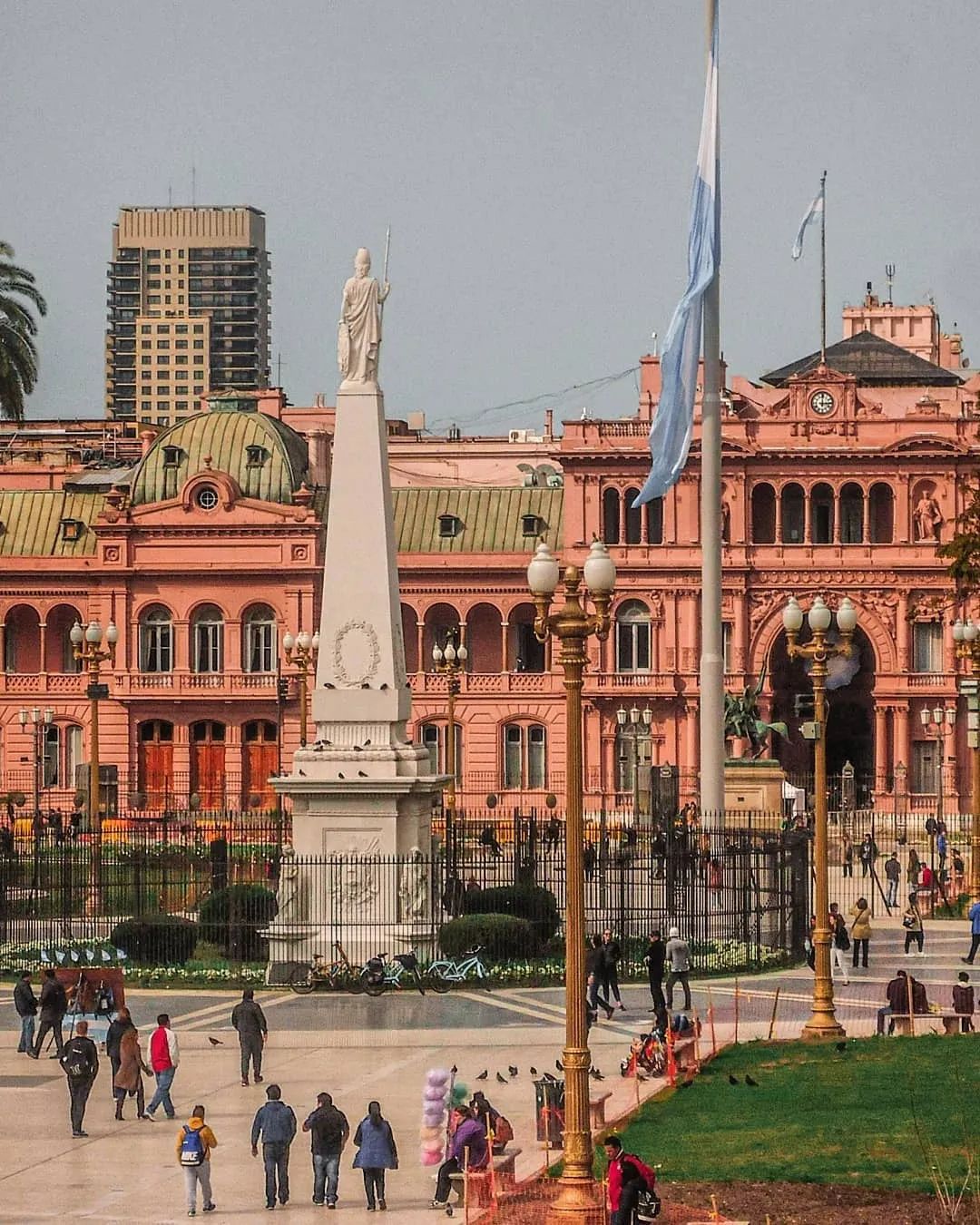 走过这些广场，心中便有“天下”