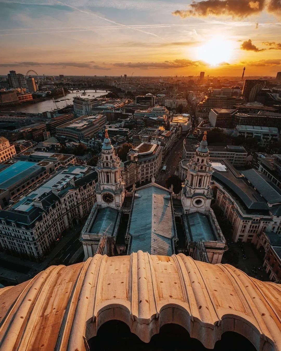 走过这些广场，心中便有“天下”