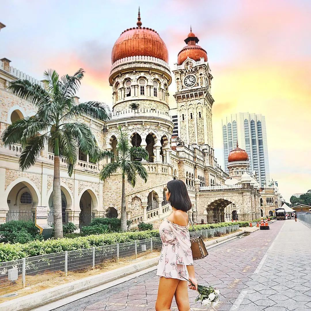 走过这些广场，心中便有“天下”