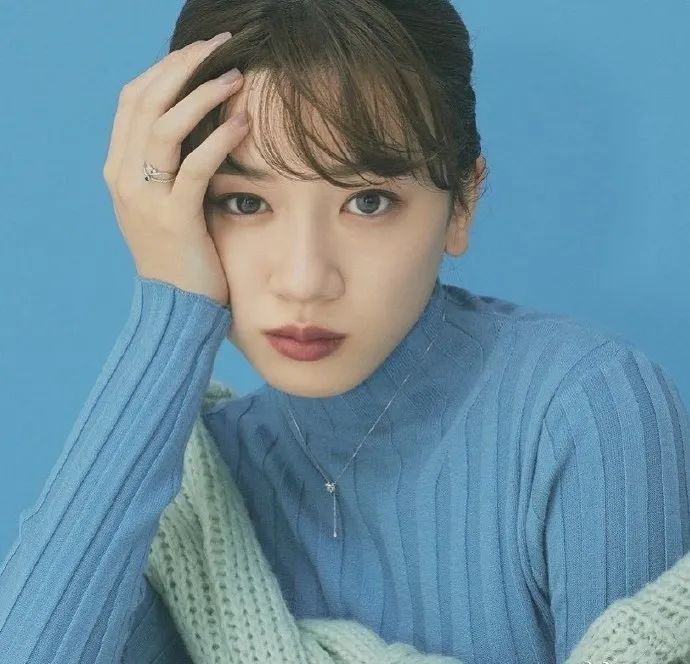 成熟系淡颜妆容御姐妆,清冷厌世风妆容