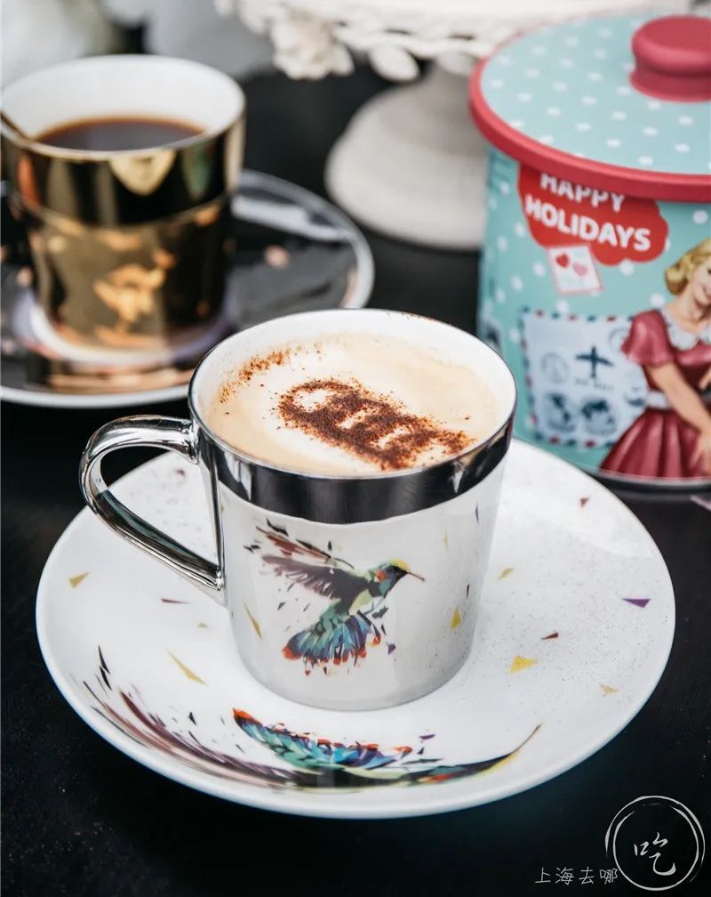 太刚了！这店居然敢开在「中国第一夜店」楼下...