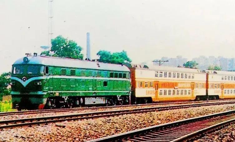 那些年我们坐过的双层列车 (那些年我们坐过的双层火车)