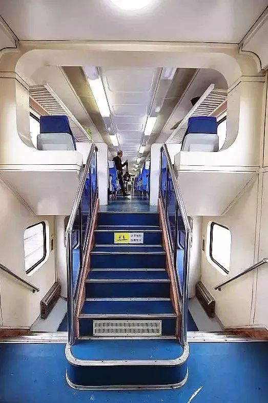 那些年我们坐过的双层列车 (那些年我们坐过的双层火车)