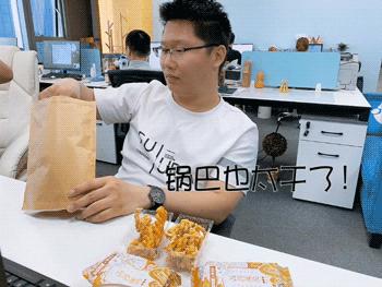 麻花吃起来又香又酥又甜,麻花吃起来又香又酥