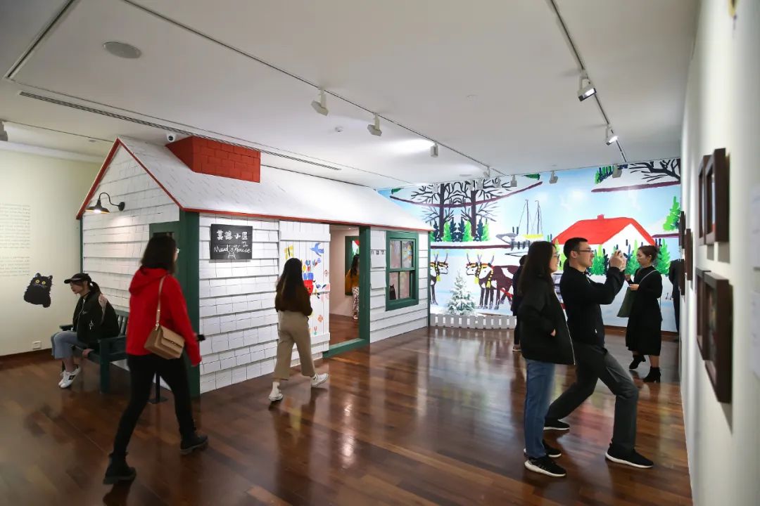 白宫为何求购加拿大农妇的画作？她一生凄凉，却用作品感动世界